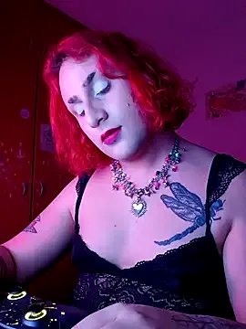 alien_ate_red