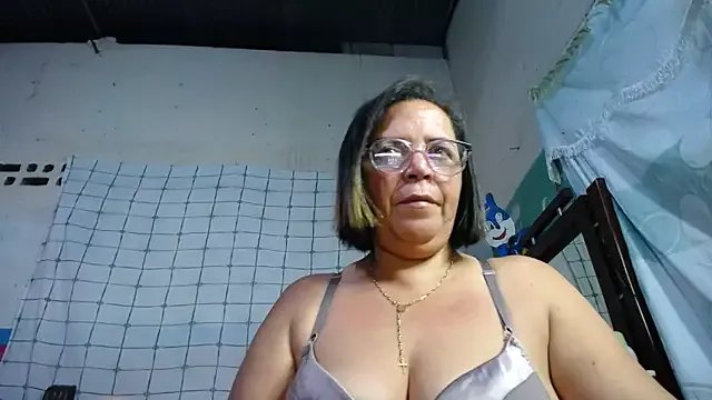 alina_maturehot