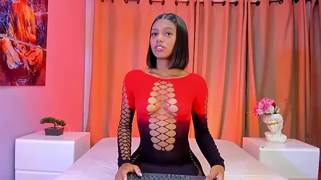 Lia_Taylor1