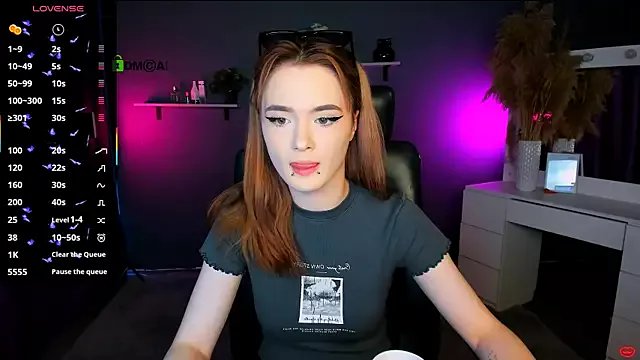 liana_kisses