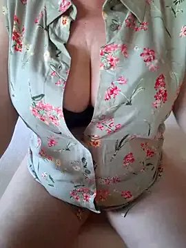 Mature_hot_mom